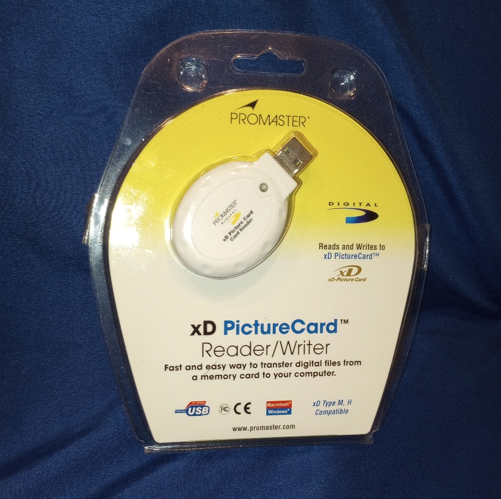 NIP Promaster Digital xD PictureCard Reader / Writer USB
